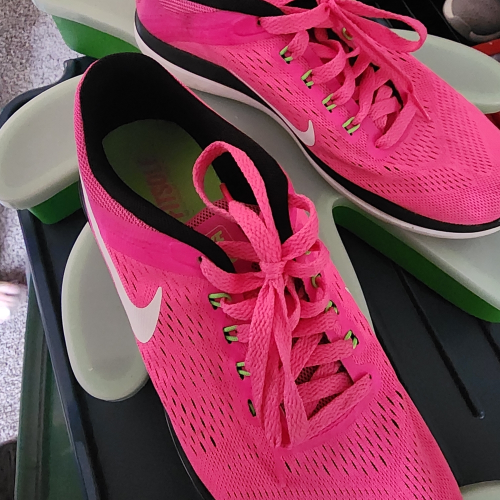 Nike Women's Pink Running Shoes